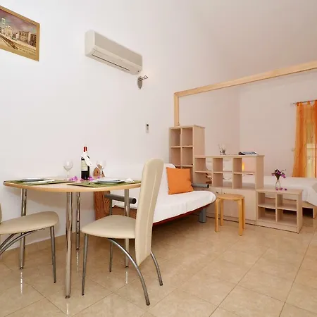 Apartment Gusic Podstrana